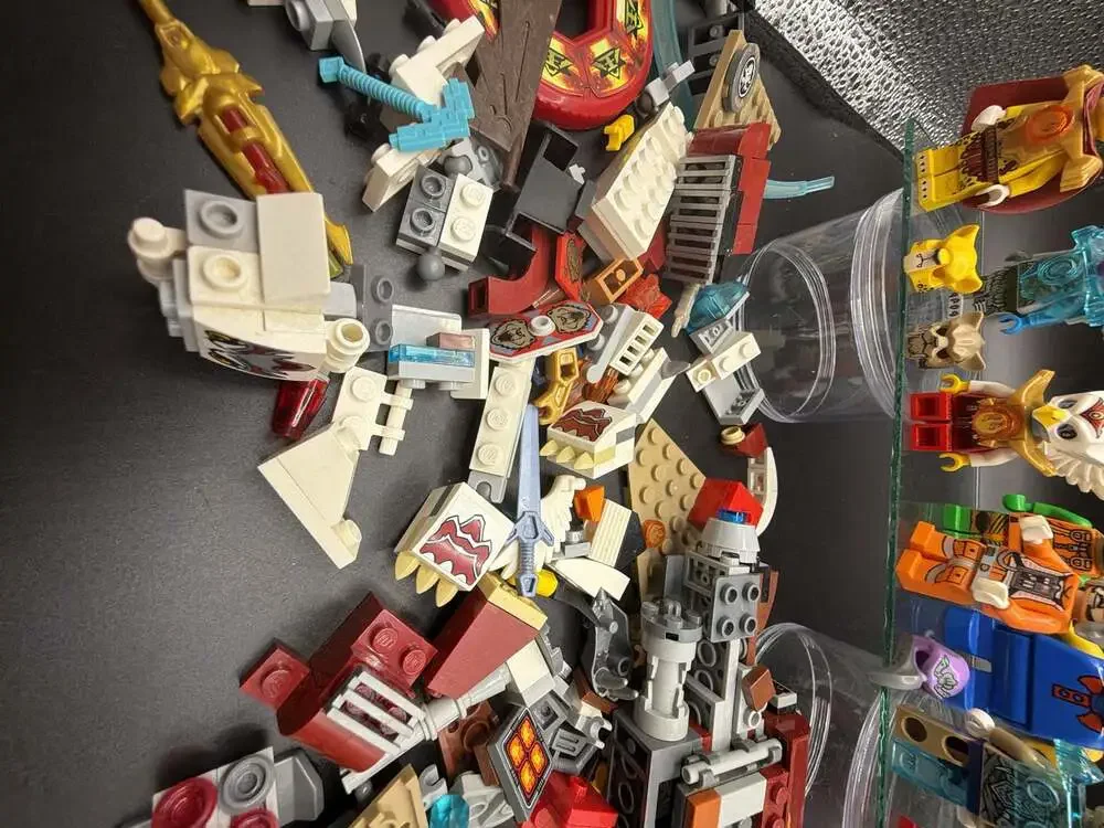 LEGO Legends of Chima Minifigures and Building Brick Lot